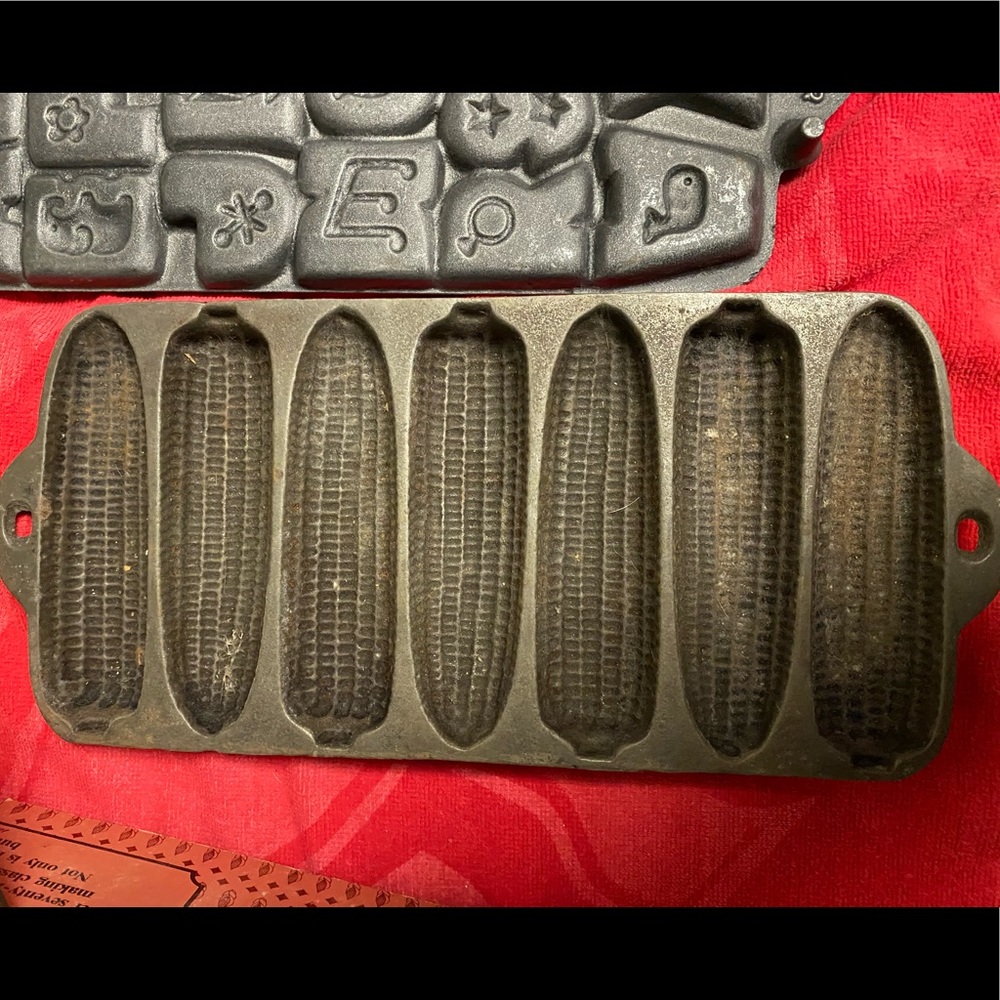 Cast Iron Corn-shaped Mold